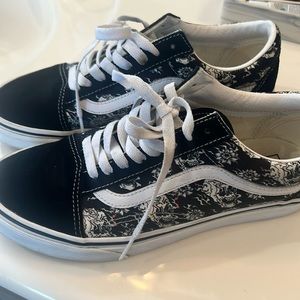 Women’s flame skeleton Vans